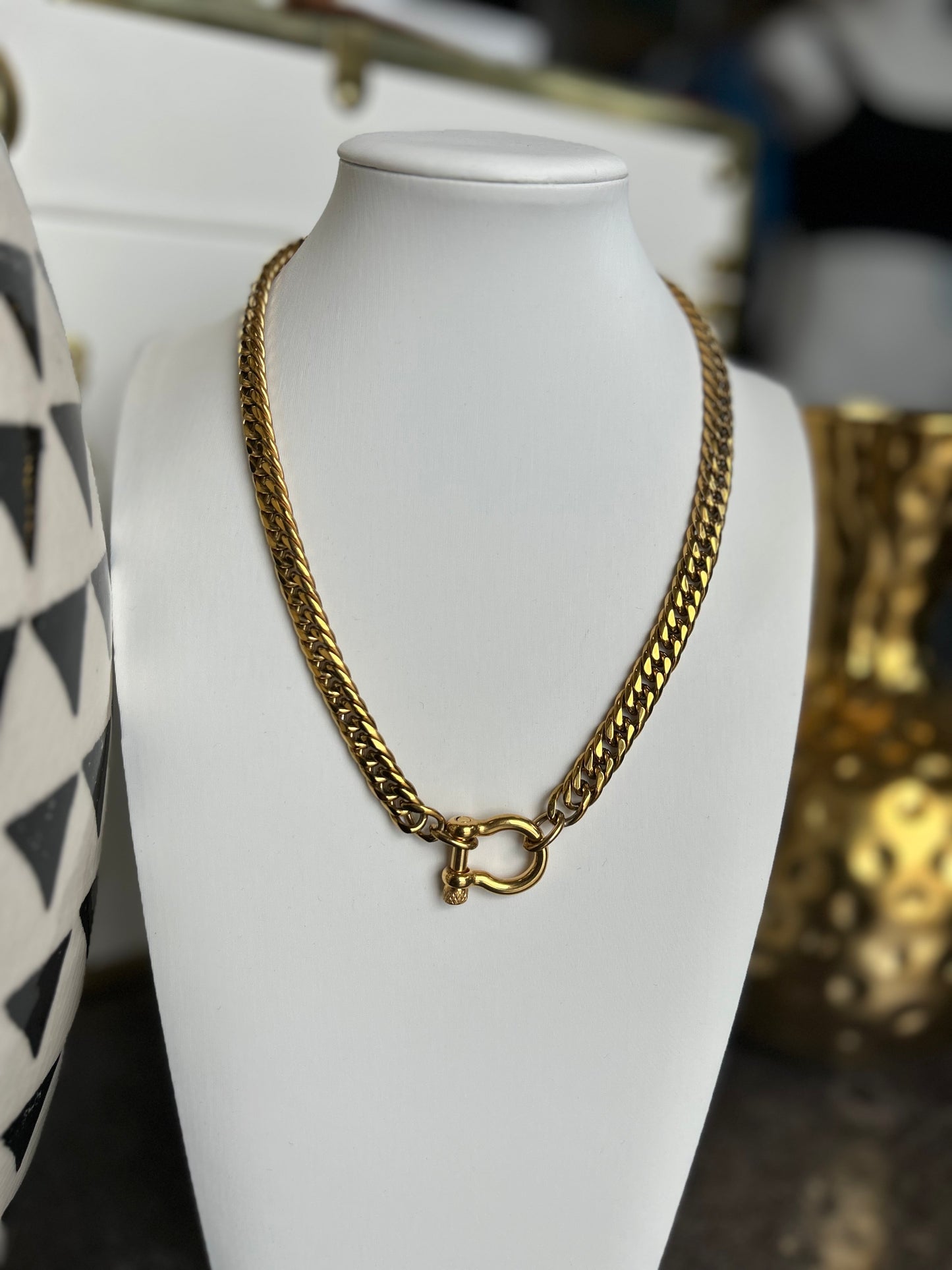 The Livi: Water Resistant Necklace