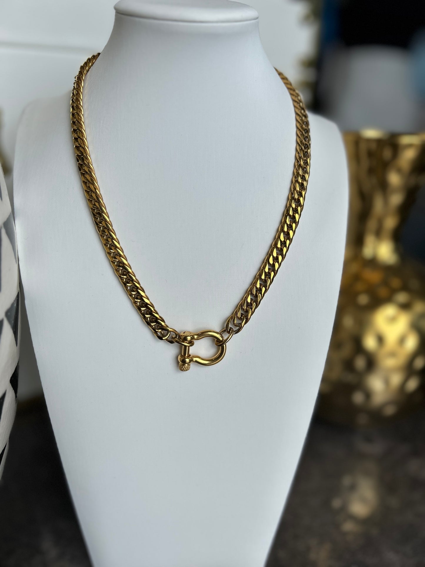 The Livi: Water Resistant Necklace